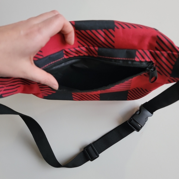 DICKIES PLAID FANNY PACK - Picture 3 of 12